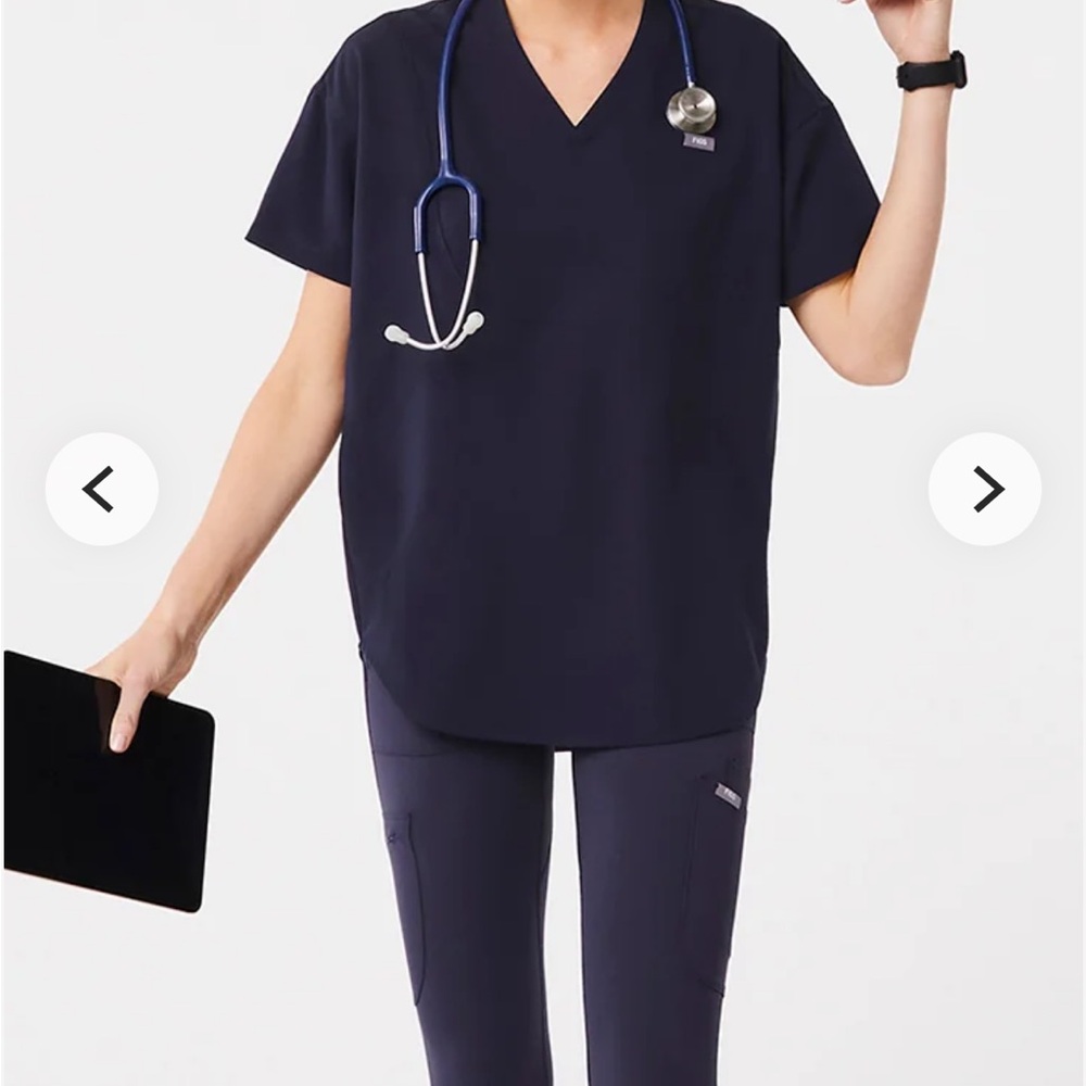 Figs Women's Navy Scrub Set
